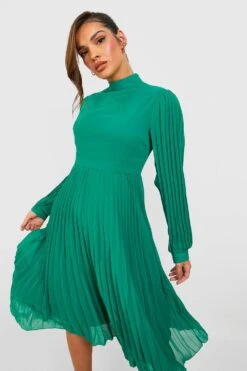 Hochgeschlossenes Midi-Skaterkleid