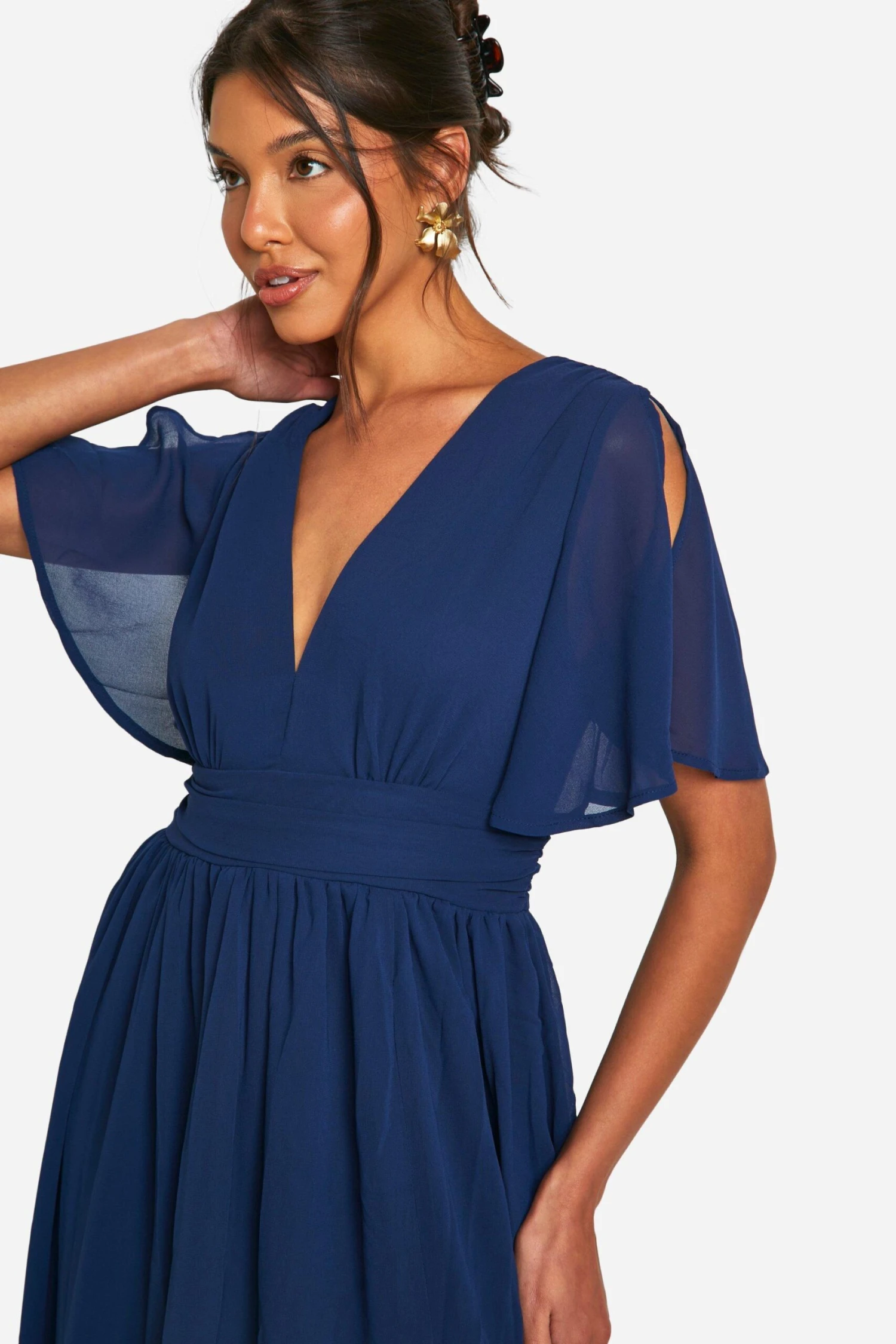 Gerafftes Chiffon-Maxikleid Mit Tiefem Ausschnitt 6 Gerafftes Chiffon-Maxikleid Mit Tiefem Ausschnitt – Bild 4