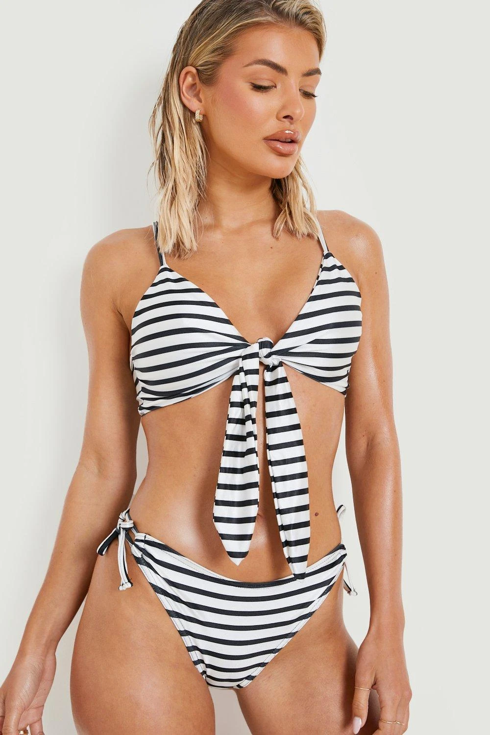 Geschnürte Bikinihose Mit Nautischem Print 5 Geschnürte Bikinihose Mit Nautischem Print – Bild 3