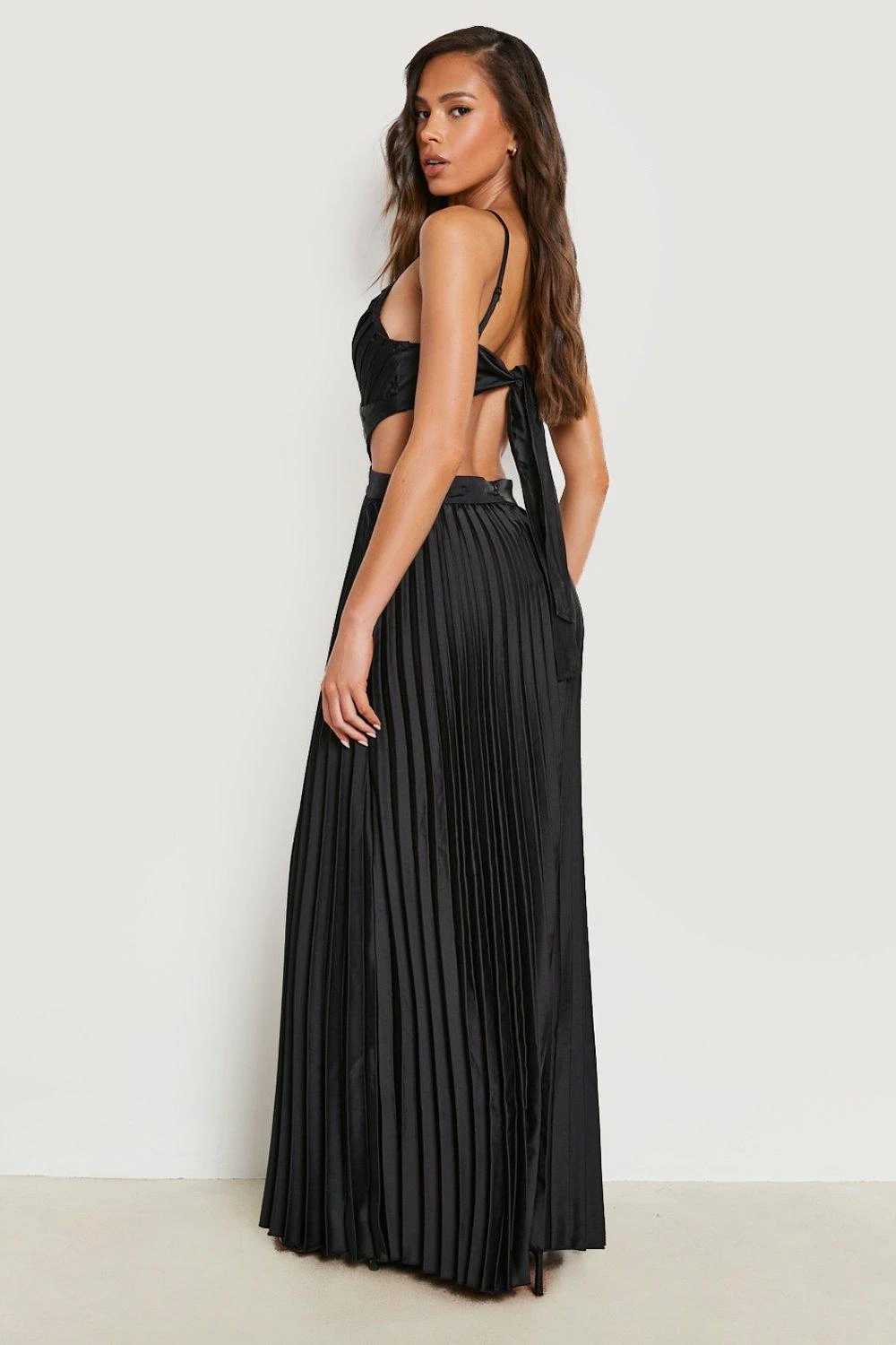 Wickel-Maxikleid Aus Satin 4 Wickel-Maxikleid Aus Satin – Bild 2