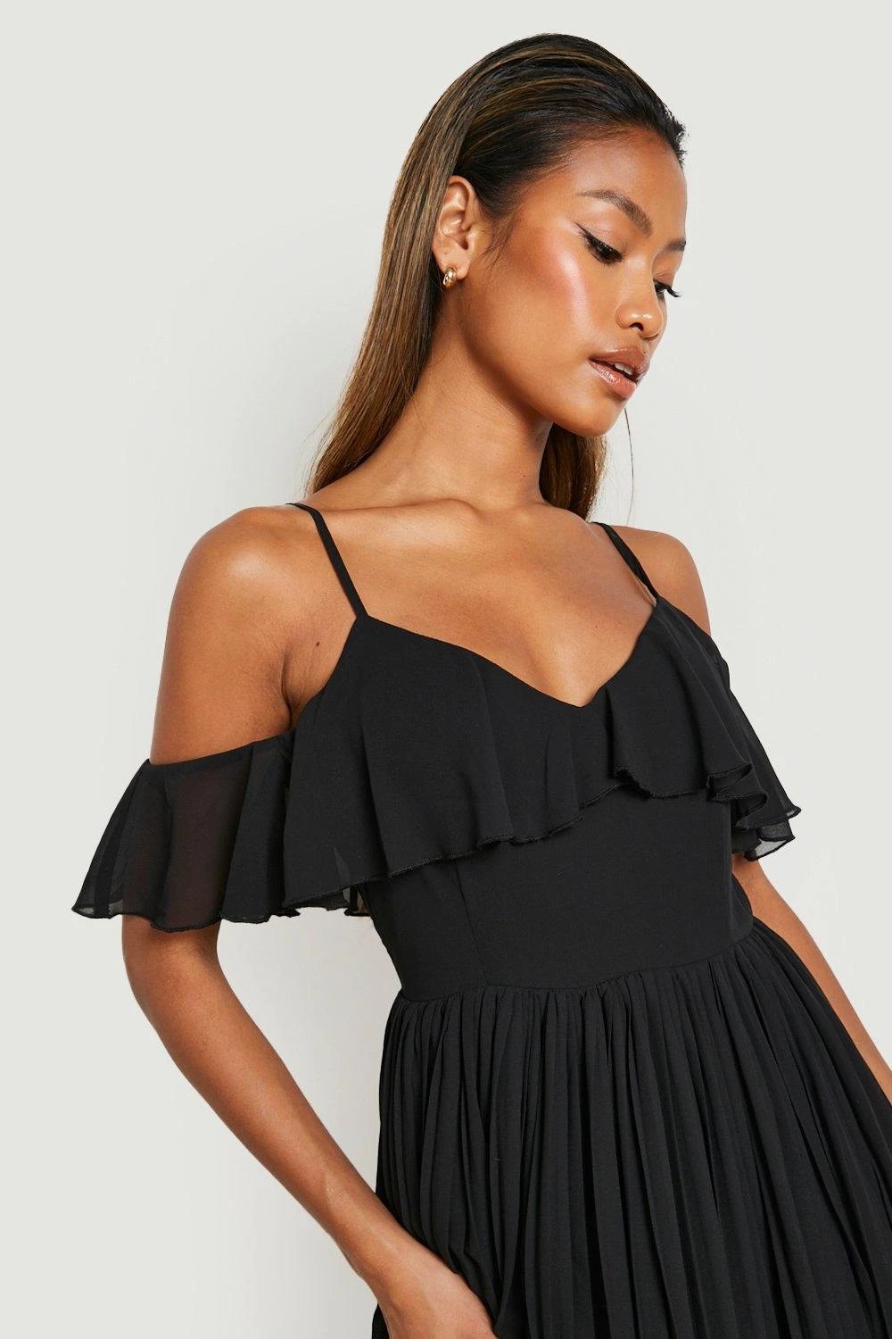 Schulterfreies Midi-Brautjungfernkleid Mit Rüschen 3 Schulterfreies Midi-Brautjungfernkleid Mit Rüschen