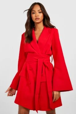 Blazerkleid Mit Weiten Ärmeln Und Geschnürter Taille