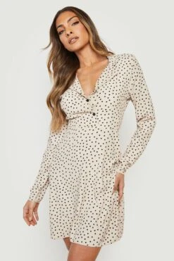 Langärmliges Gepunktetes Hemd-Skaterkleid