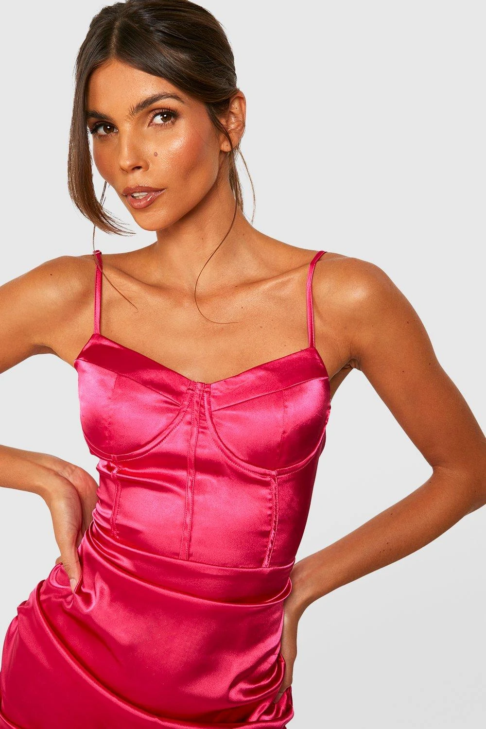 Satin-Minikleid Mit Korsett-Detail 6 Satin-Minikleid Mit Korsett-Detail – Bild 4