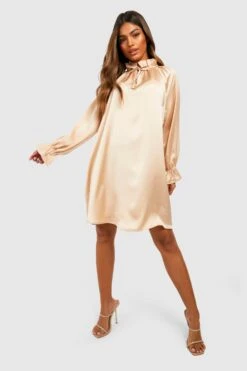 Hochgeschlossenes Rüschen-Kleid Aus Satin 8 Hochgeschlossenes Rüschen-Kleid Aus Satin -Stil Formen Verkäufe gzz27539 champagne xl 2