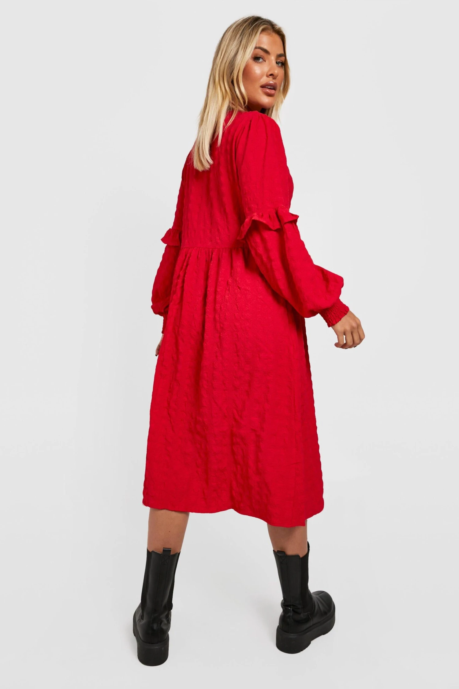 Strukturiertes Gestuftes Smok-Kleid 4 Strukturiertes Gestuftes Smok-Kleid – Bild 2