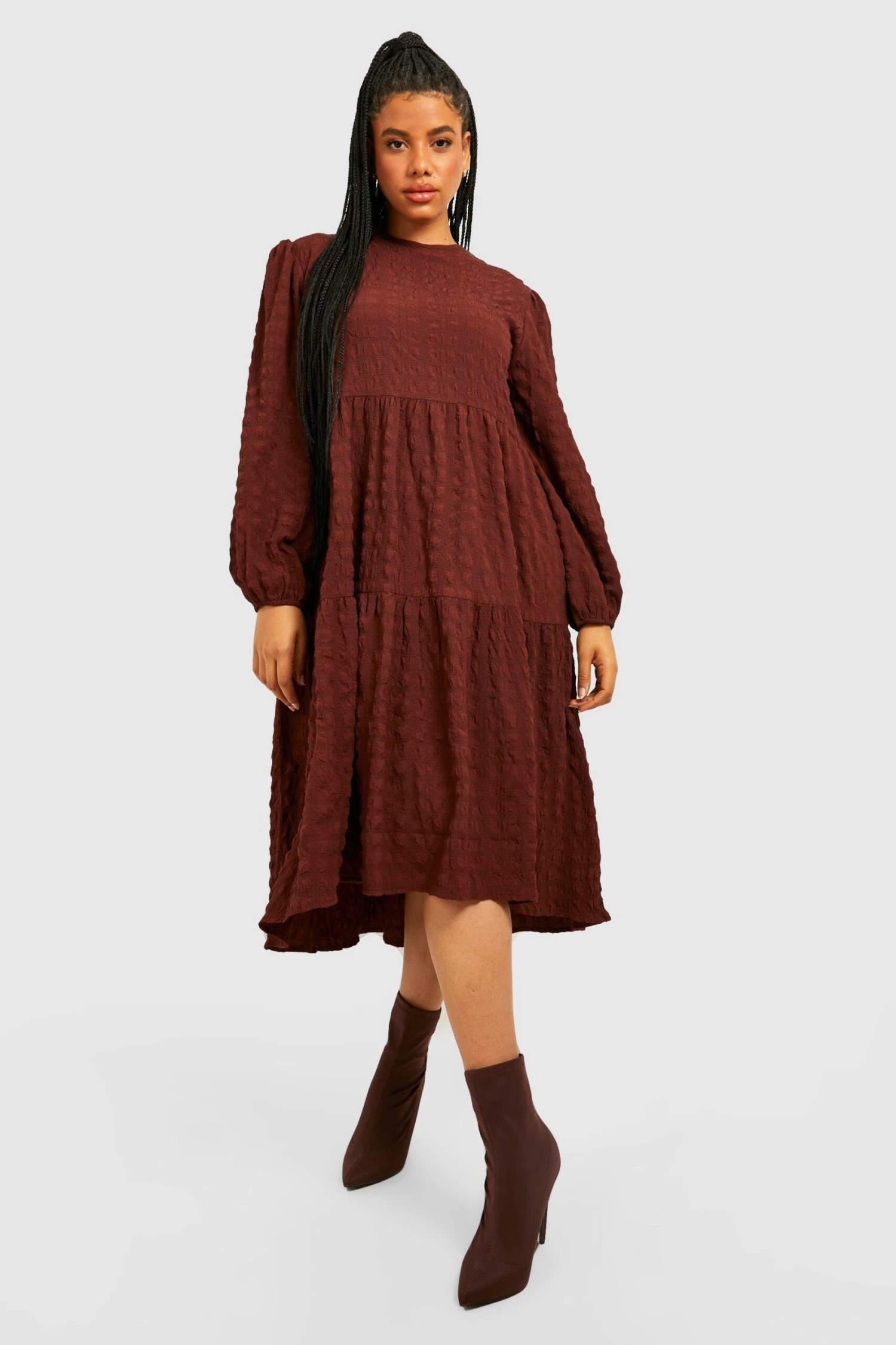 Plus Langärmliges Strukturiertes Midi-Smokkleid 3 Plus Langärmliges Strukturiertes Midi-Smokkleid