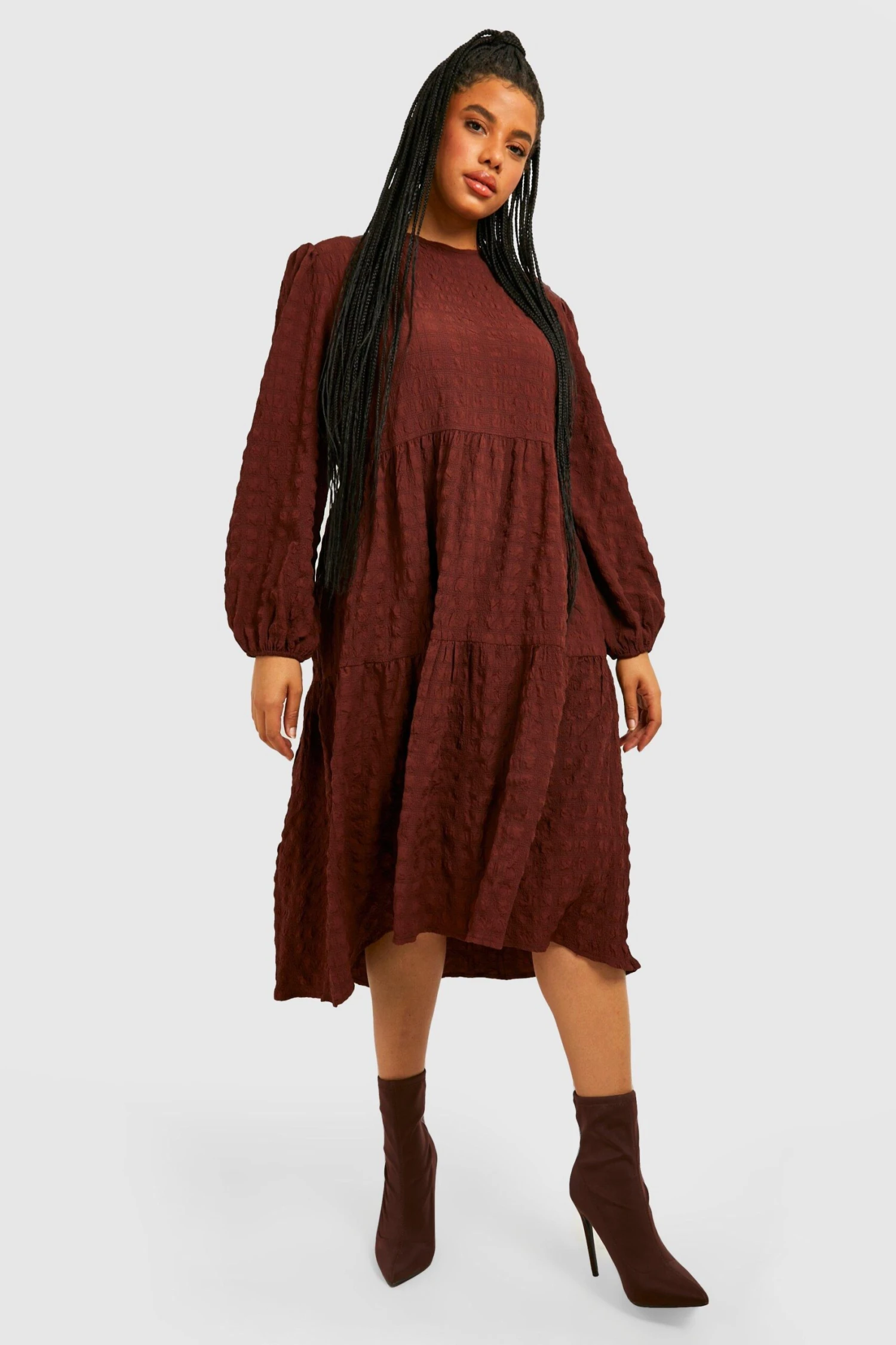 Plus Langärmliges Strukturiertes Midi-Smokkleid 5 Plus Langärmliges Strukturiertes Midi-Smokkleid – Bild 3