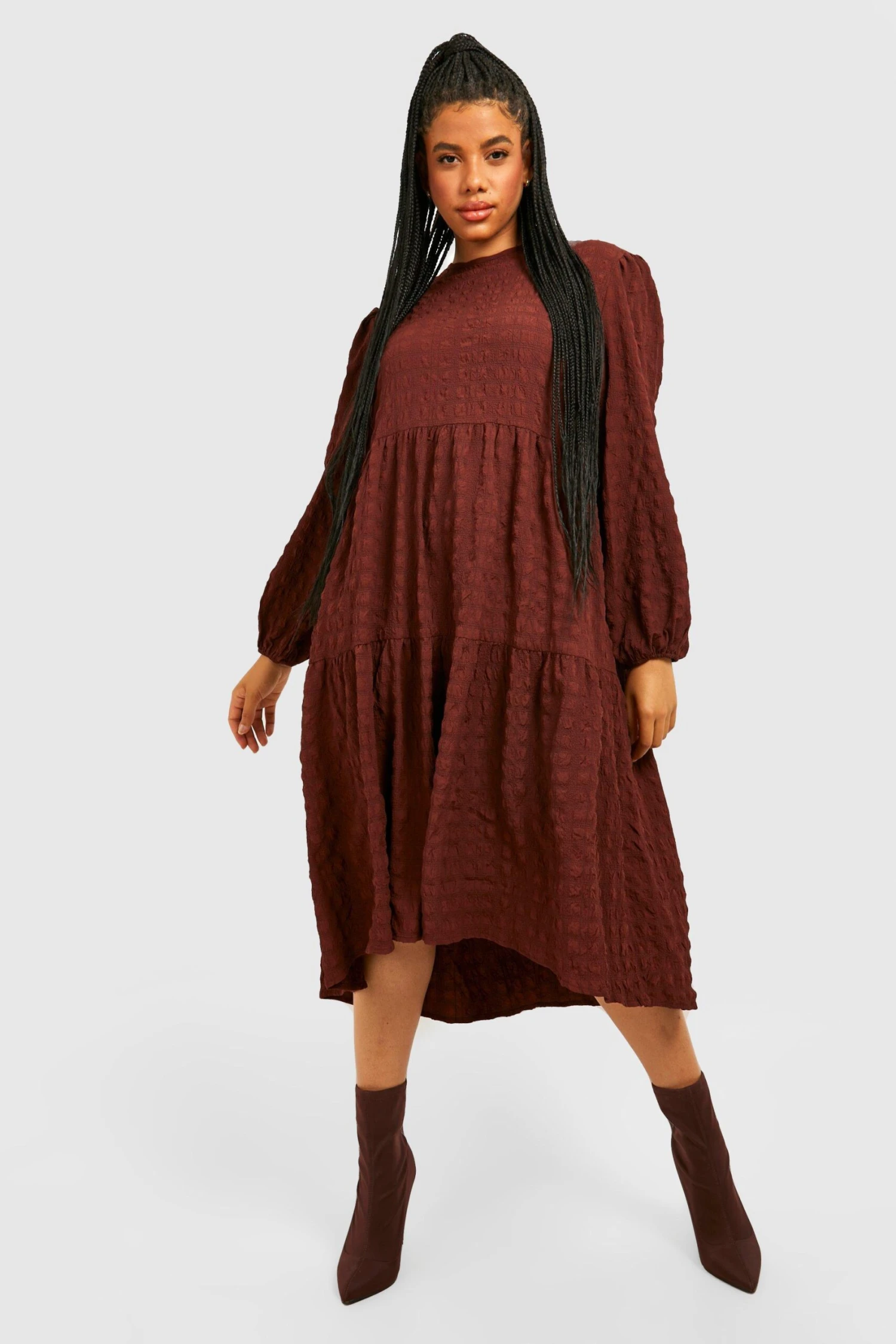 Plus Langärmliges Strukturiertes Midi-Smokkleid 6 Plus Langärmliges Strukturiertes Midi-Smokkleid – Bild 4