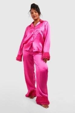 Plus Satin Pyjama-Set Mit Rüschen