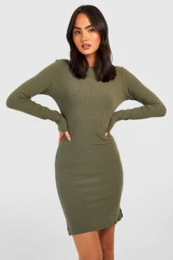 Langärmliges Geripptes Kleid Mit Seitenschlitz