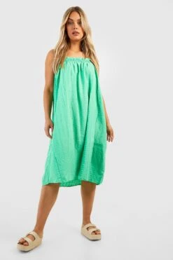 Plus Strukturiertes Smok-Midikleid