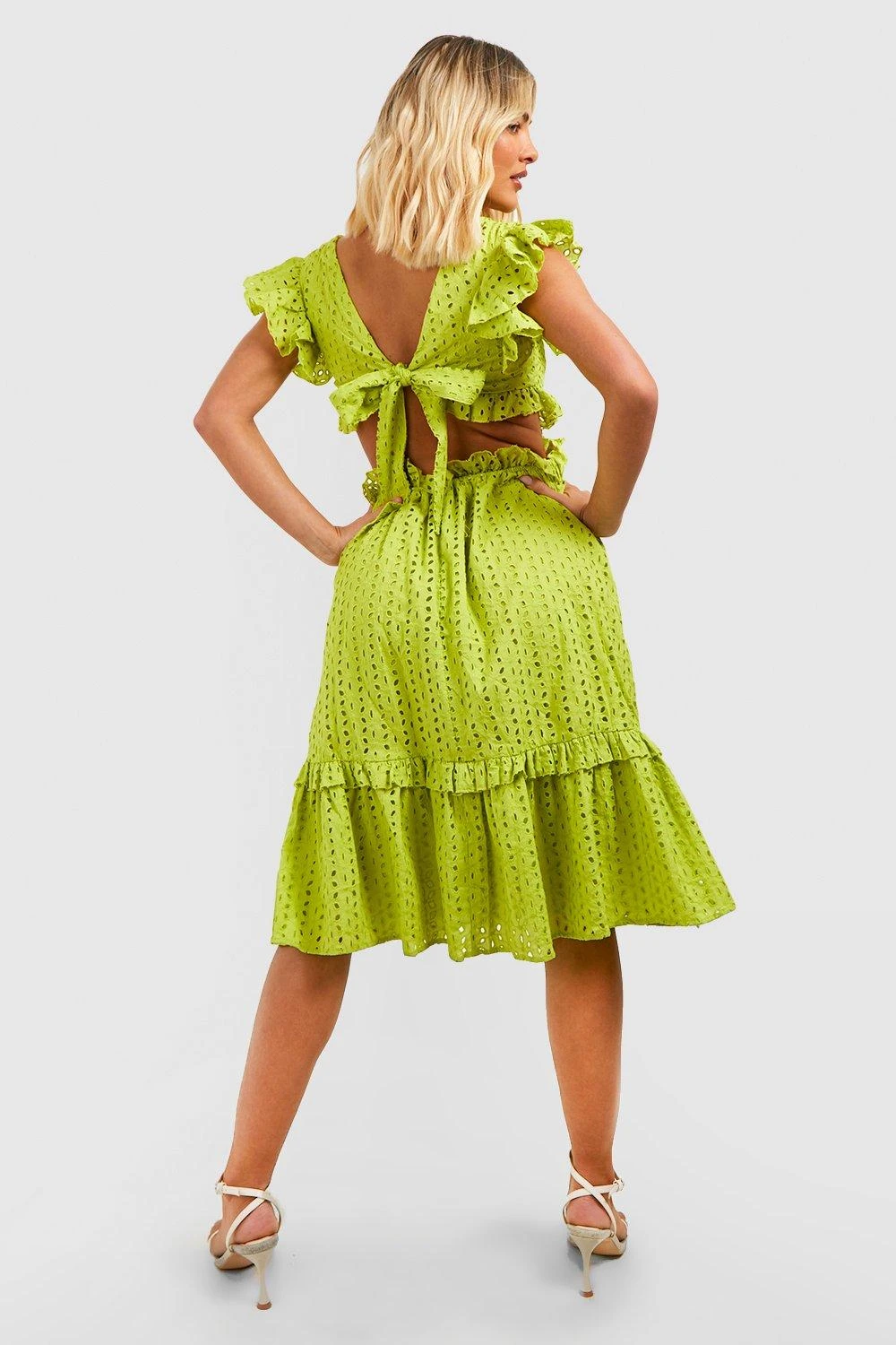 Lochmuster Cut-Out Midikleid Mit Rüschen 4 Lochmuster Cut-Out Midikleid Mit Rüschen – Bild 2