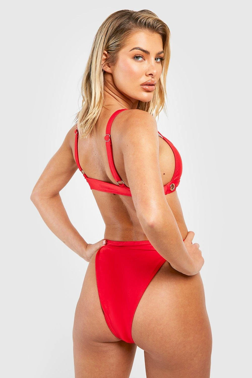 Triangle-Bikinioberteil Mit Tiefem Ausschnitt 4 Triangle-Bikinioberteil Mit Tiefem Ausschnitt – Bild 2