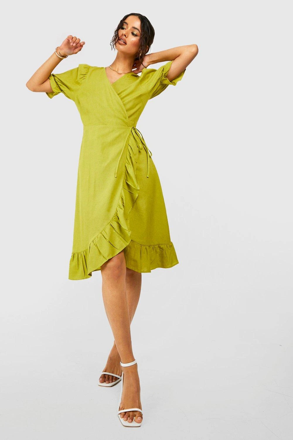 Wickel-Midikleid Mit Rüschen Aus Leinen 3 Wickel-Midikleid Mit Rüschen Aus Leinen