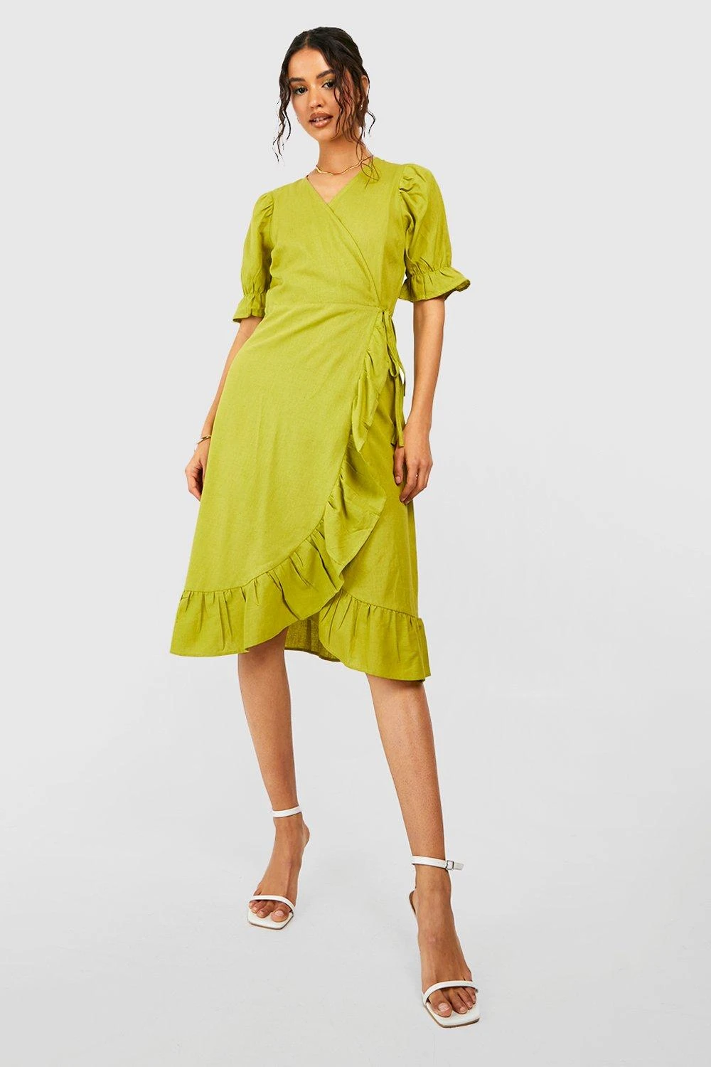 Wickel-Midikleid Mit Rüschen Aus Leinen 5 Wickel-Midikleid Mit Rüschen Aus Leinen – Bild 3