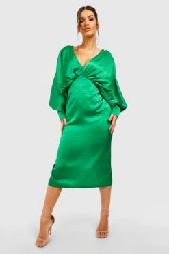 Satin-Midikleid Mit Tiefem Ausschnitt Und Blousonärmeln