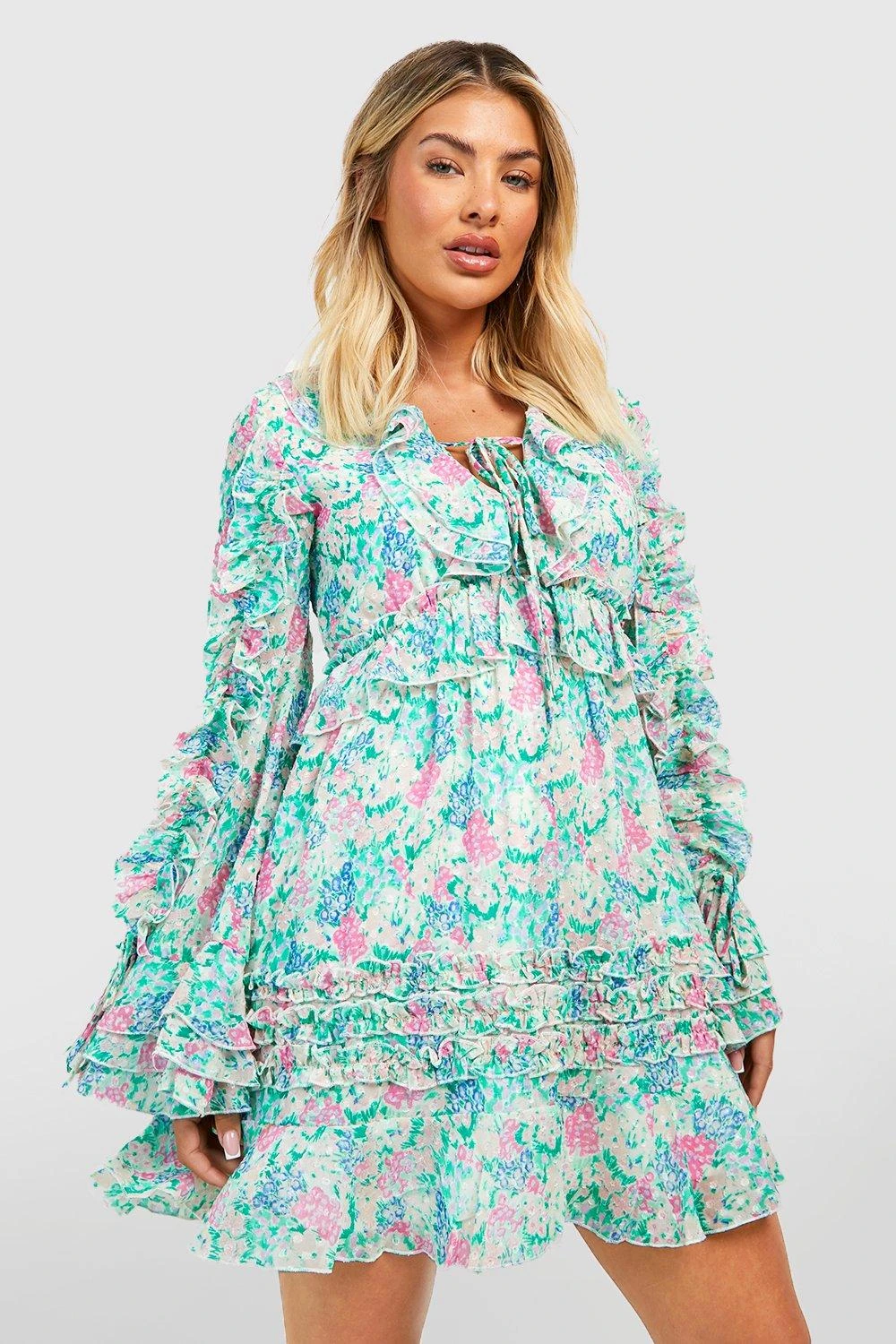 Florales Rüschen-Smokkleid Mit Schnür-Detail 5 Florales Rüschen-Smokkleid Mit Schnür-Detail – Bild 3