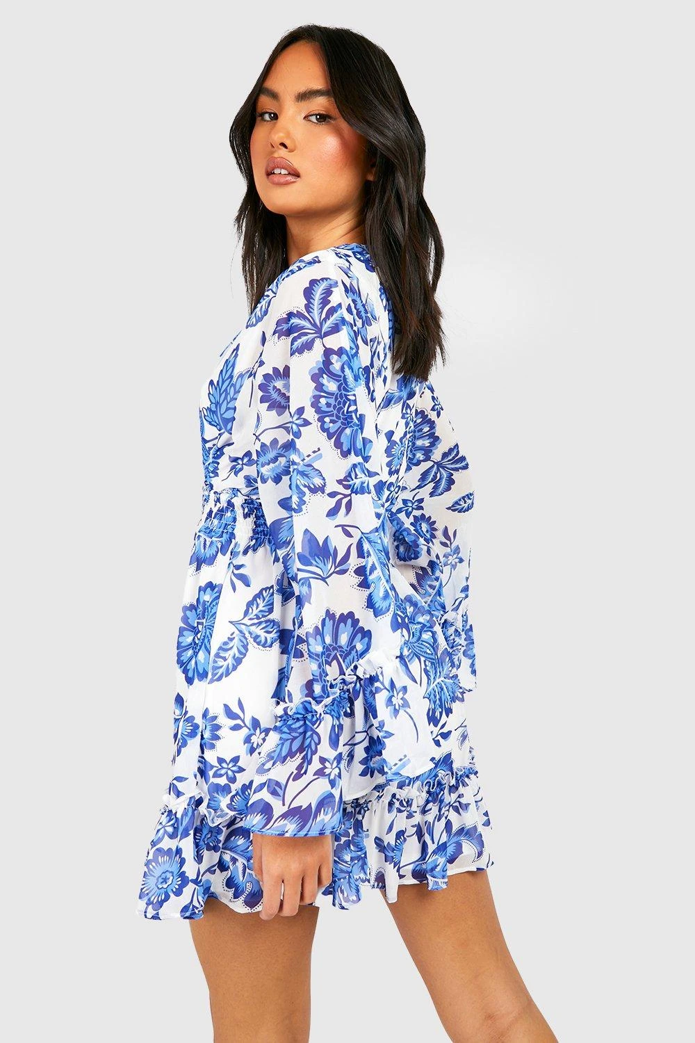 Florales Chiffon-Skaterkleid Mit Rüschensaum 4 Florales Chiffon-Skaterkleid Mit Rüschensaum – Bild 2