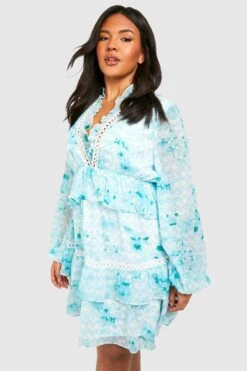 Plus Gemustertes Chiffon-Smokkleid Mit Rüschen