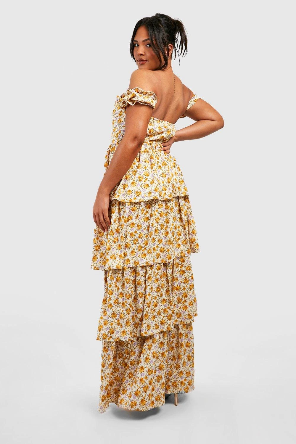 Plus Schulterfreies Rüschen-Maxikleid Mit Bindegürtel 4 Plus Schulterfreies Rüschen-Maxikleid Mit Bindegürtel – Bild 2