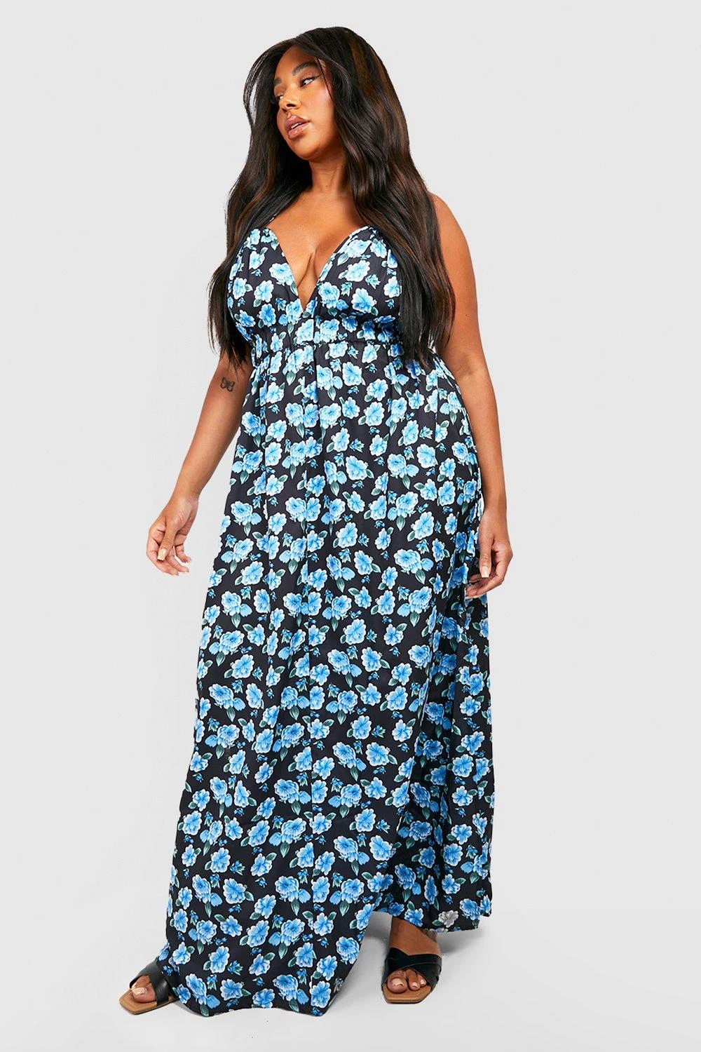 Plus Florales Maxikleid Mit Tiefem Ausschnitt 3 Plus Florales Maxikleid Mit Tiefem Ausschnitt