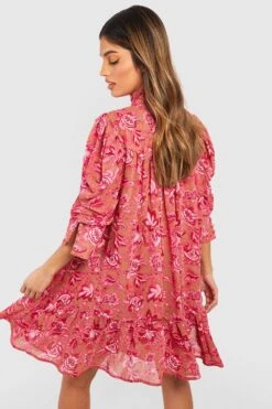 Smokkleid Mit Puffärmeln Und Rüschenkragen -Stil Formen Verkäufe gzz47016 pink xl 1