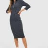 Geripptes Midikleid Mit Polo-Kragen Und Halbem Reißverschluss 2 Geripptes Midikleid Mit Polo-Kragen Und Halbem Reißverschluss -Stil Formen Verkäufe gzz48050 charcoal xl