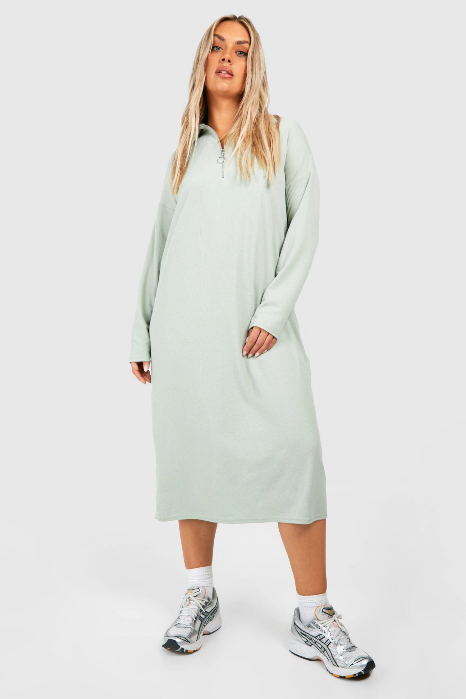 Plus Geripptes Midikleid Mit Halbem Reißverschluss 5 Plus Geripptes Midikleid Mit Halbem Reißverschluss – Bild 3