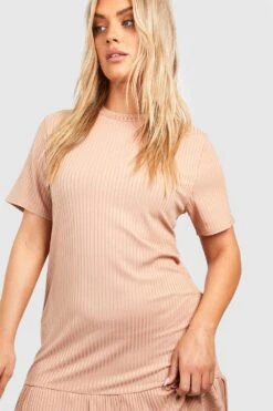 Plus Kurzärmliges Geripptes Smokkleid Mit Rüschensaum 9 Plus Kurzärmliges Geripptes Smokkleid Mit Rüschensaum -Stil Formen Verkäufe gzz50285 stone xl 3