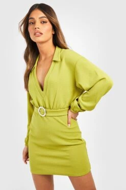 Kleid Aus Crepestoff Mit Gürtel Und Kragen