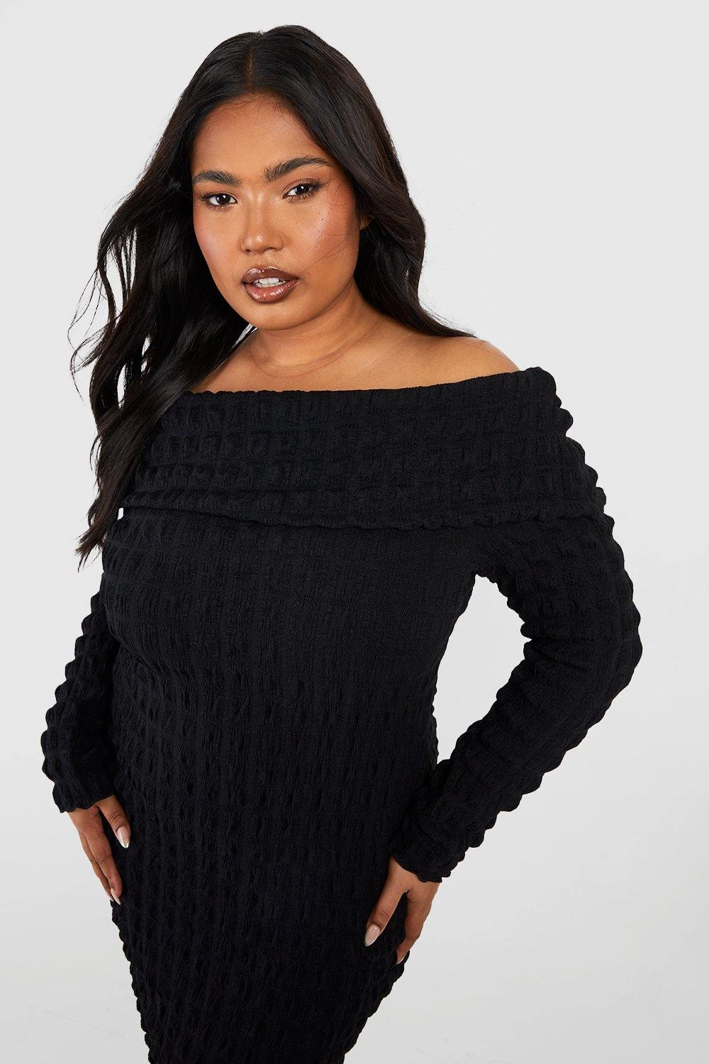 Plus Strukturiertes Bardot-Minikleid 6 Plus Strukturiertes Bardot-Minikleid – Bild 4