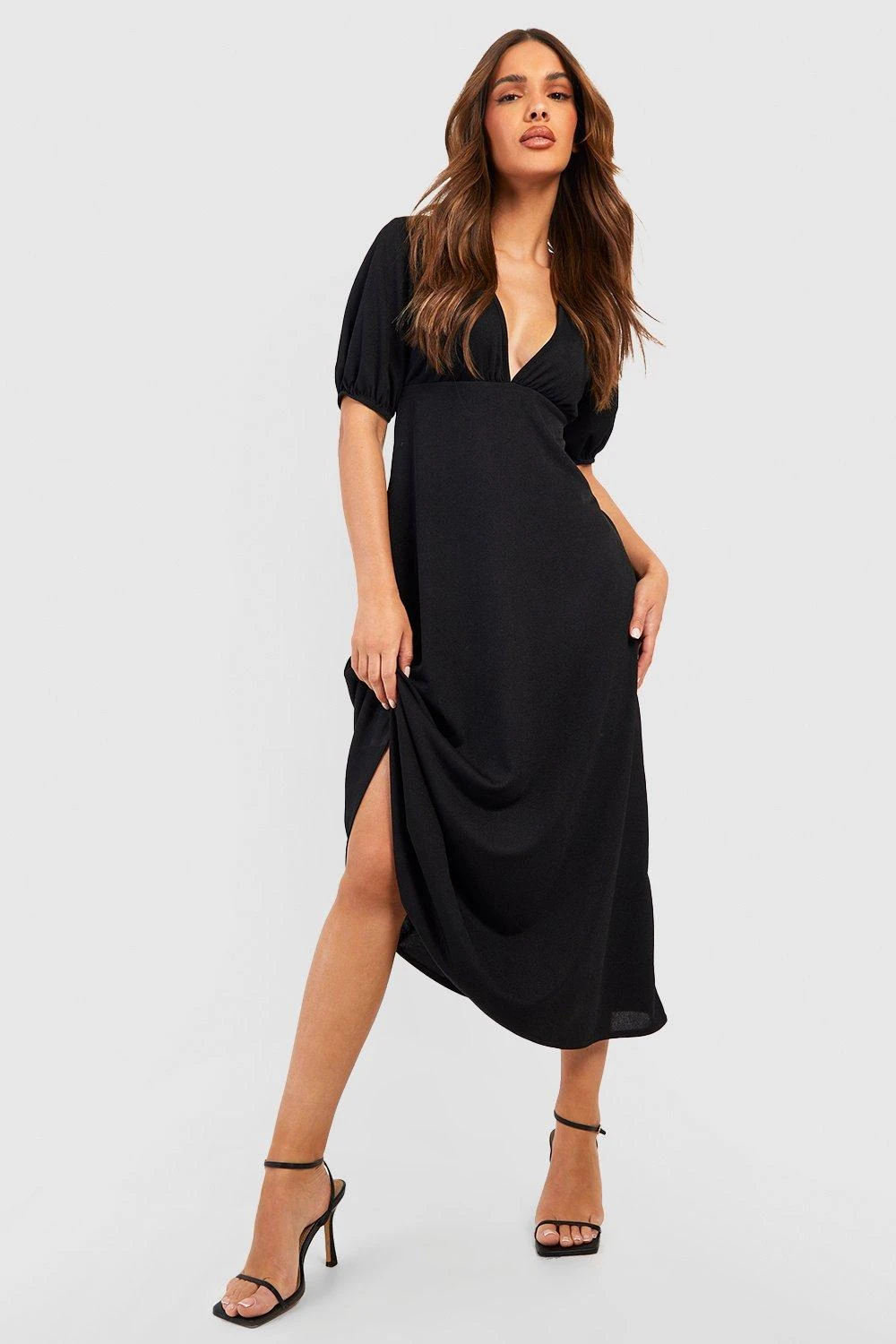 Midikleid Mit Tiefem Ausschnitt Und Puffärmeln 3 Midikleid Mit Tiefem Ausschnitt Und Puffärmeln