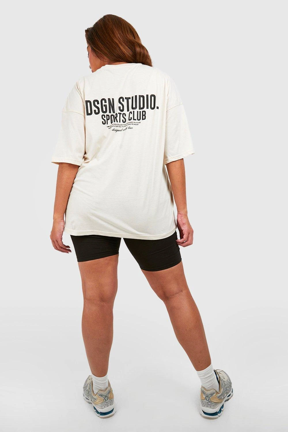 Plus Oversize T-Shirt Mit Sports Club Slogan 4 Plus Oversize T-Shirt Mit Sports Club Slogan – Bild 2