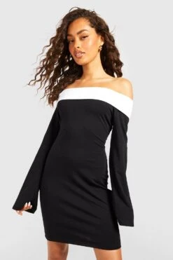 Langärmliges Kontrast-Minikleid