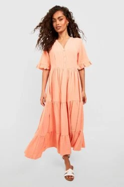 Gestuftes Leinen-Smokkleid