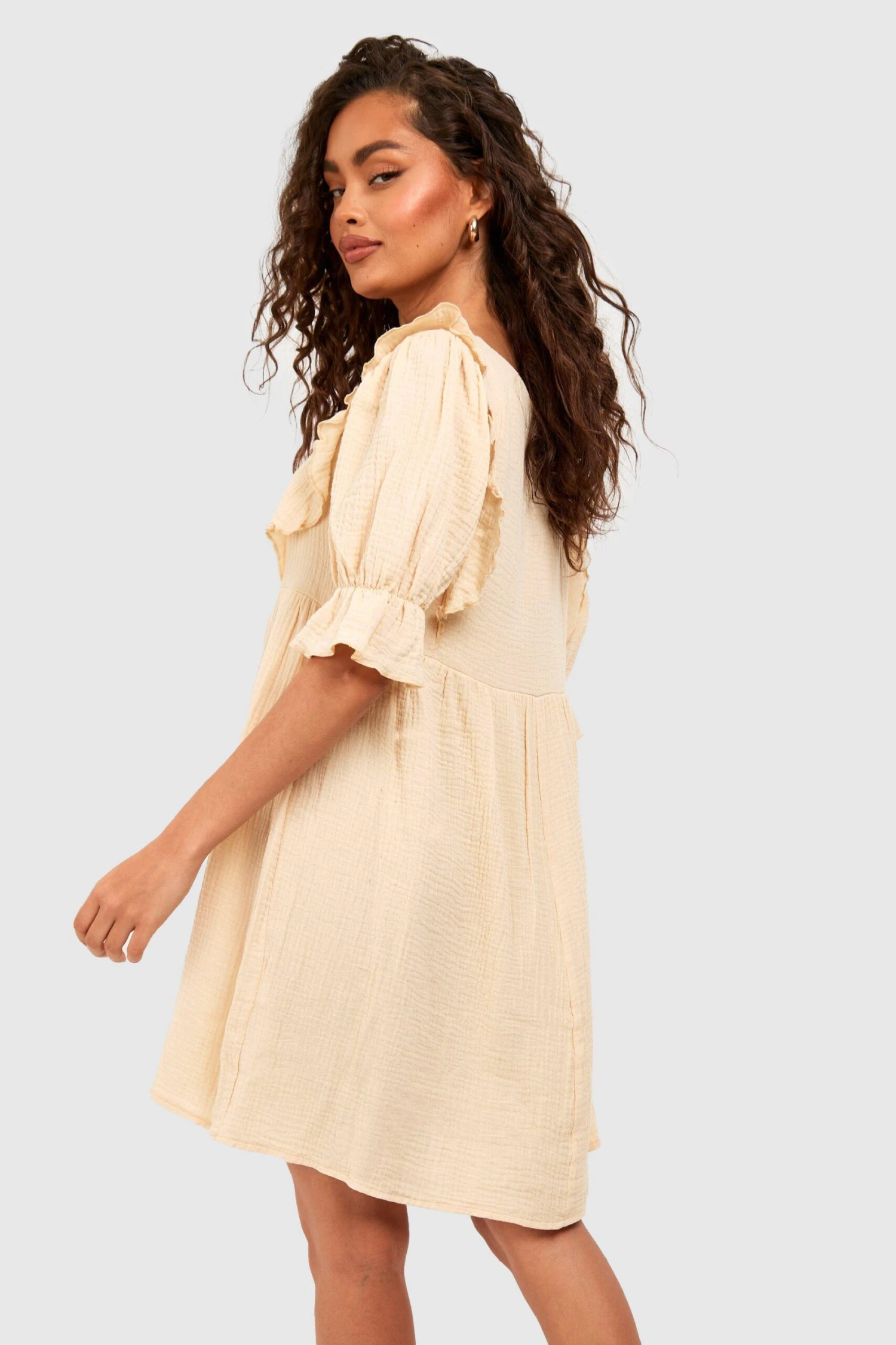 Strukturiertes Rüschen-Smokkleid Aus Baumwolle 4 Strukturiertes Rüschen-Smokkleid Aus Baumwolle – Bild 2