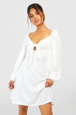 Geschnürtes Kleid Mit Ballonärmeln