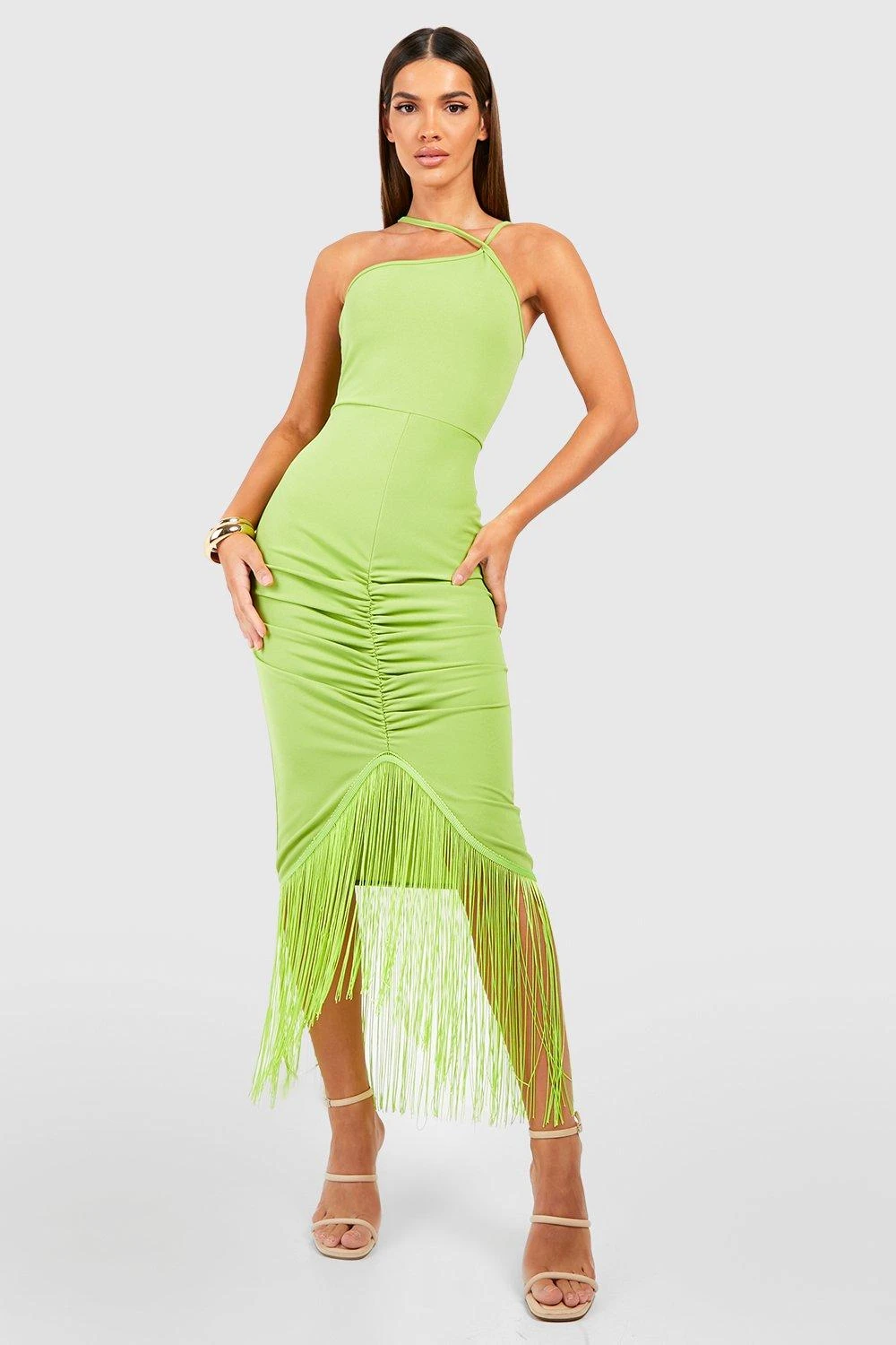 Neckholder-Midikleid Mit Geschnürter Taille Und Quasten 3 Neckholder-Midikleid Mit Geschnürter Taille Und Quasten