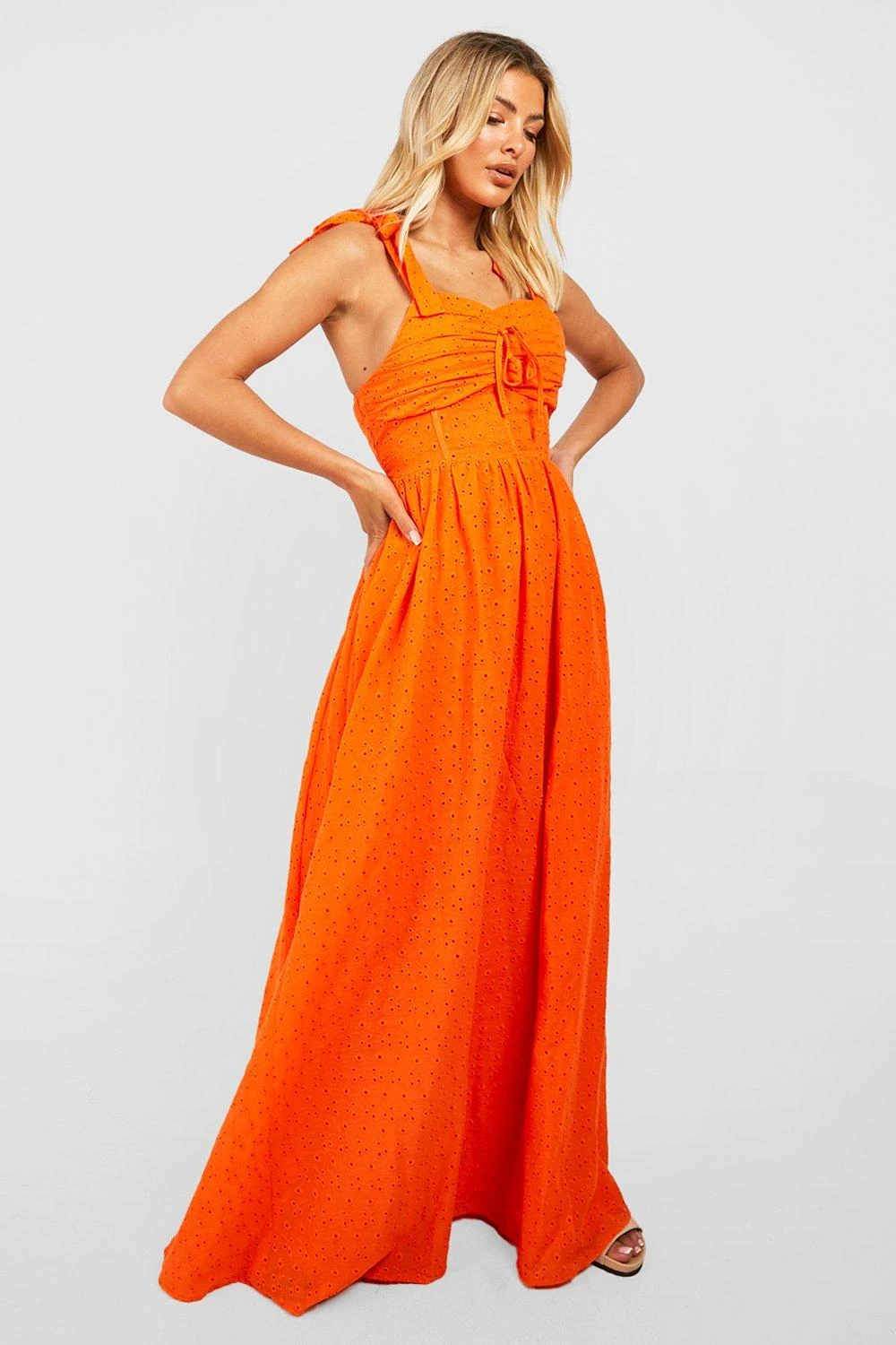 Lochmuster-Maxikleid 5 Lochmuster-Maxikleid – Bild 3