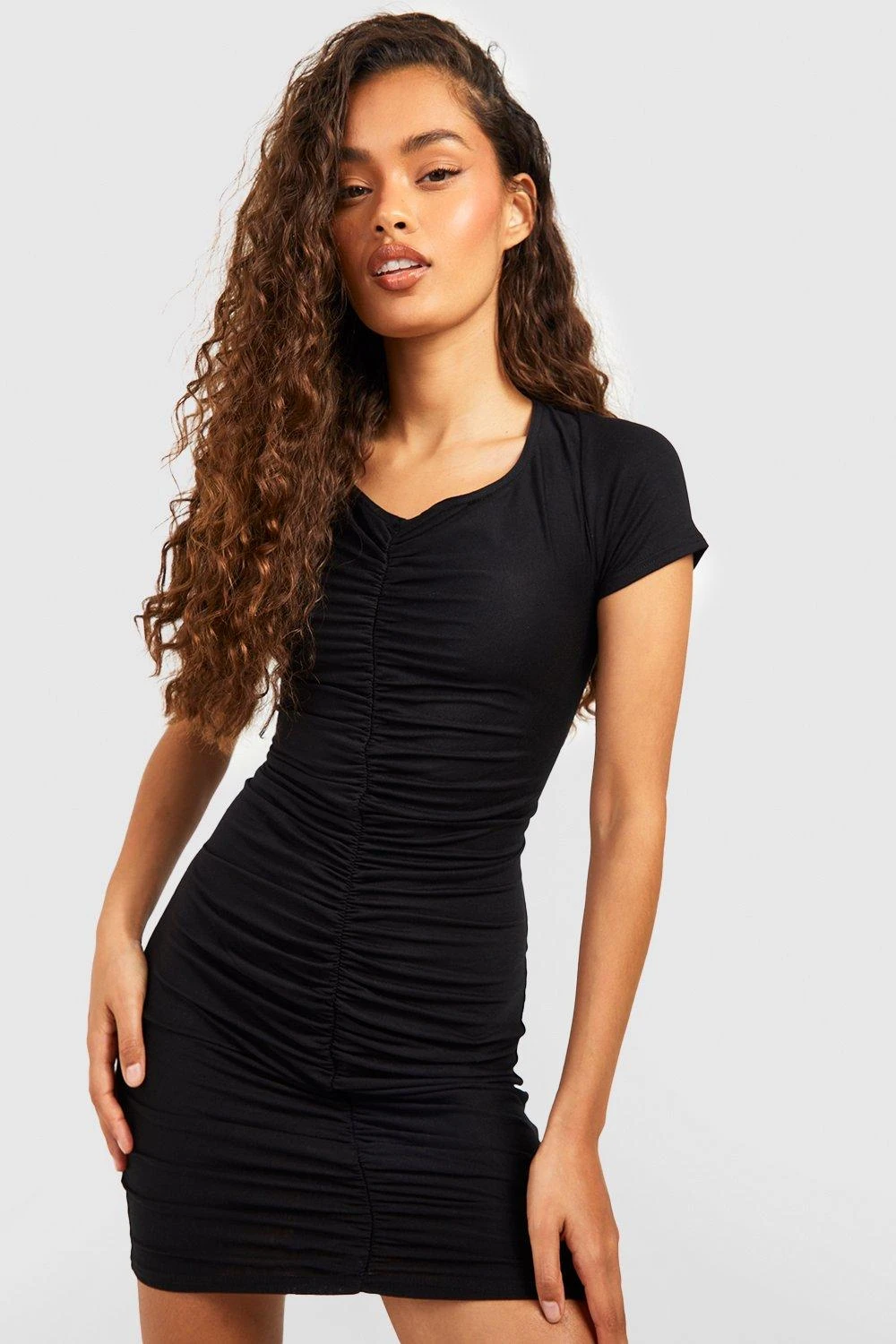 Mini Bodycon-Kleid Mit Gerafftem Detail 3 Mini Bodycon-Kleid Mit Gerafftem Detail