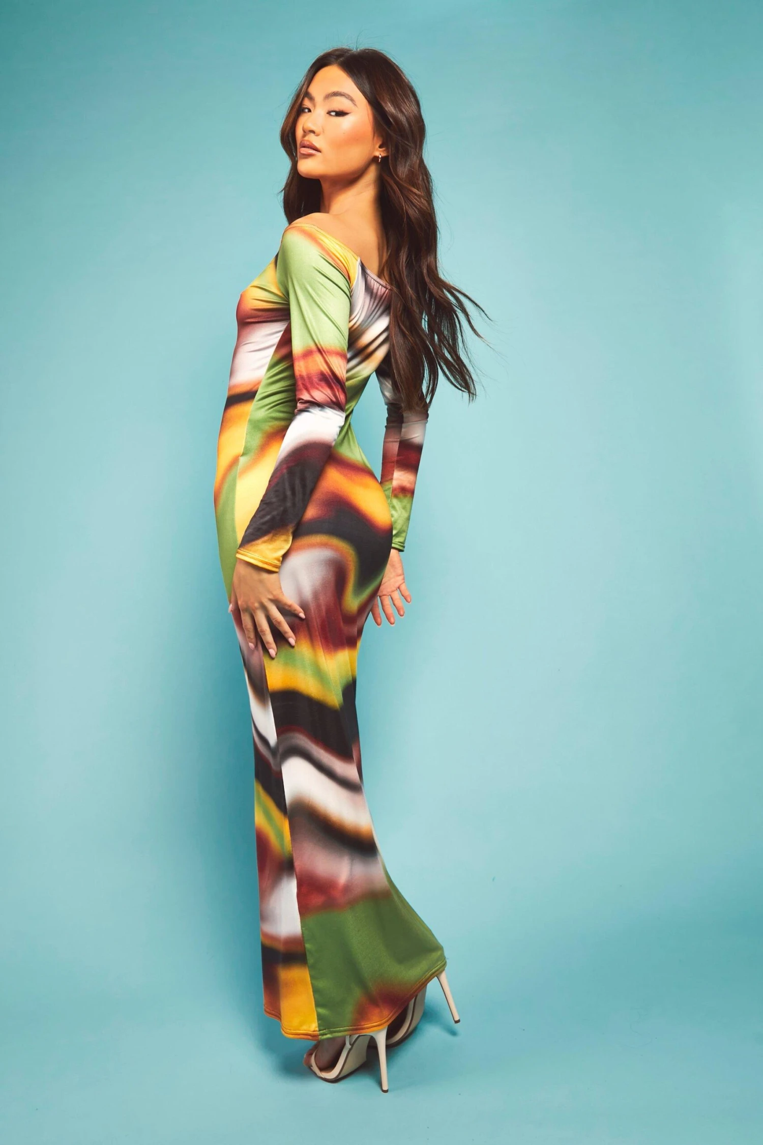 Bardot-Maxikleid Mit Abstraktem Print 4 Bardot-Maxikleid Mit Abstraktem Print – Bild 2