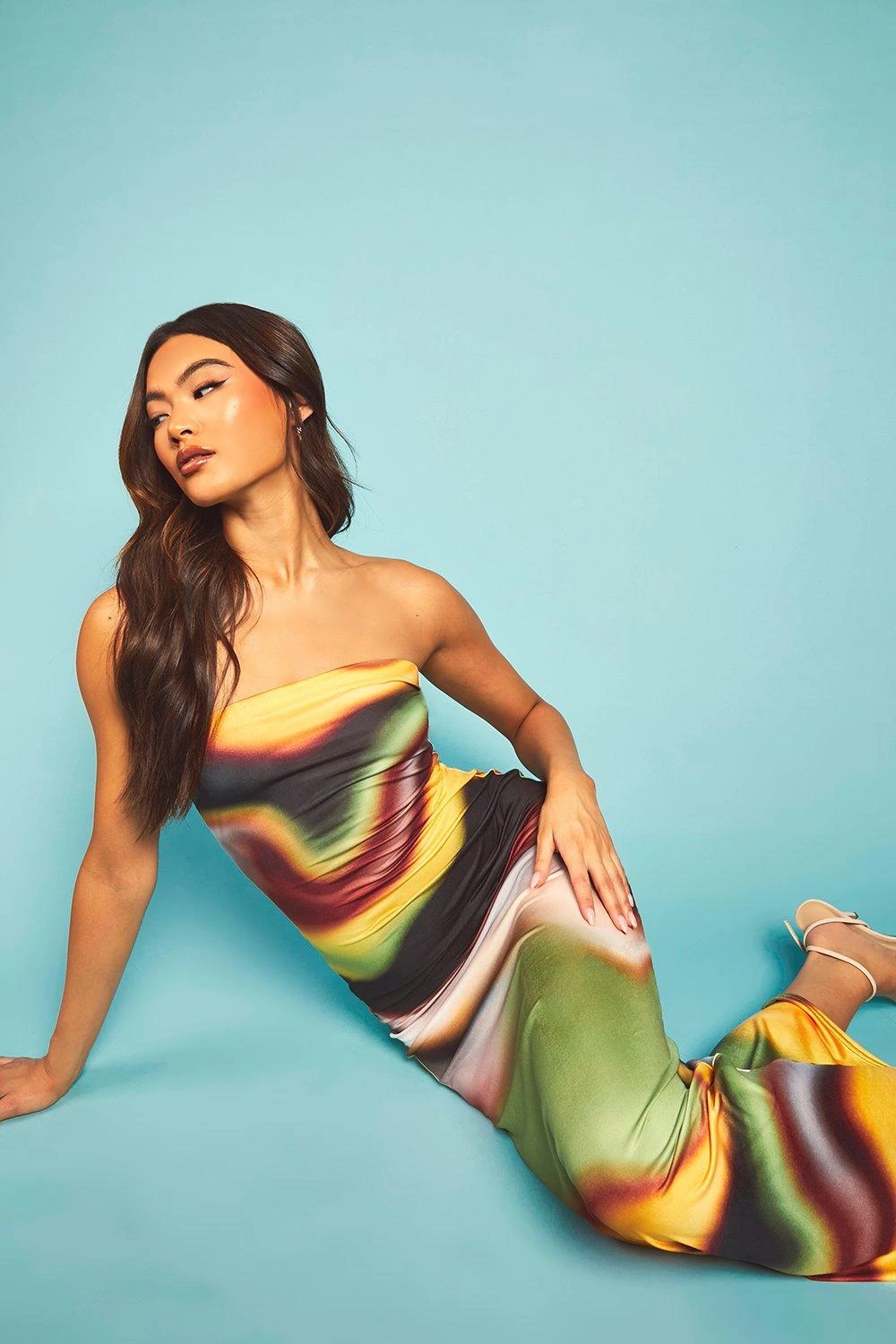 Bandeau-Maxikleid Mit Abstraktem Print 5 Bandeau-Maxikleid Mit Abstraktem Print – Bild 3