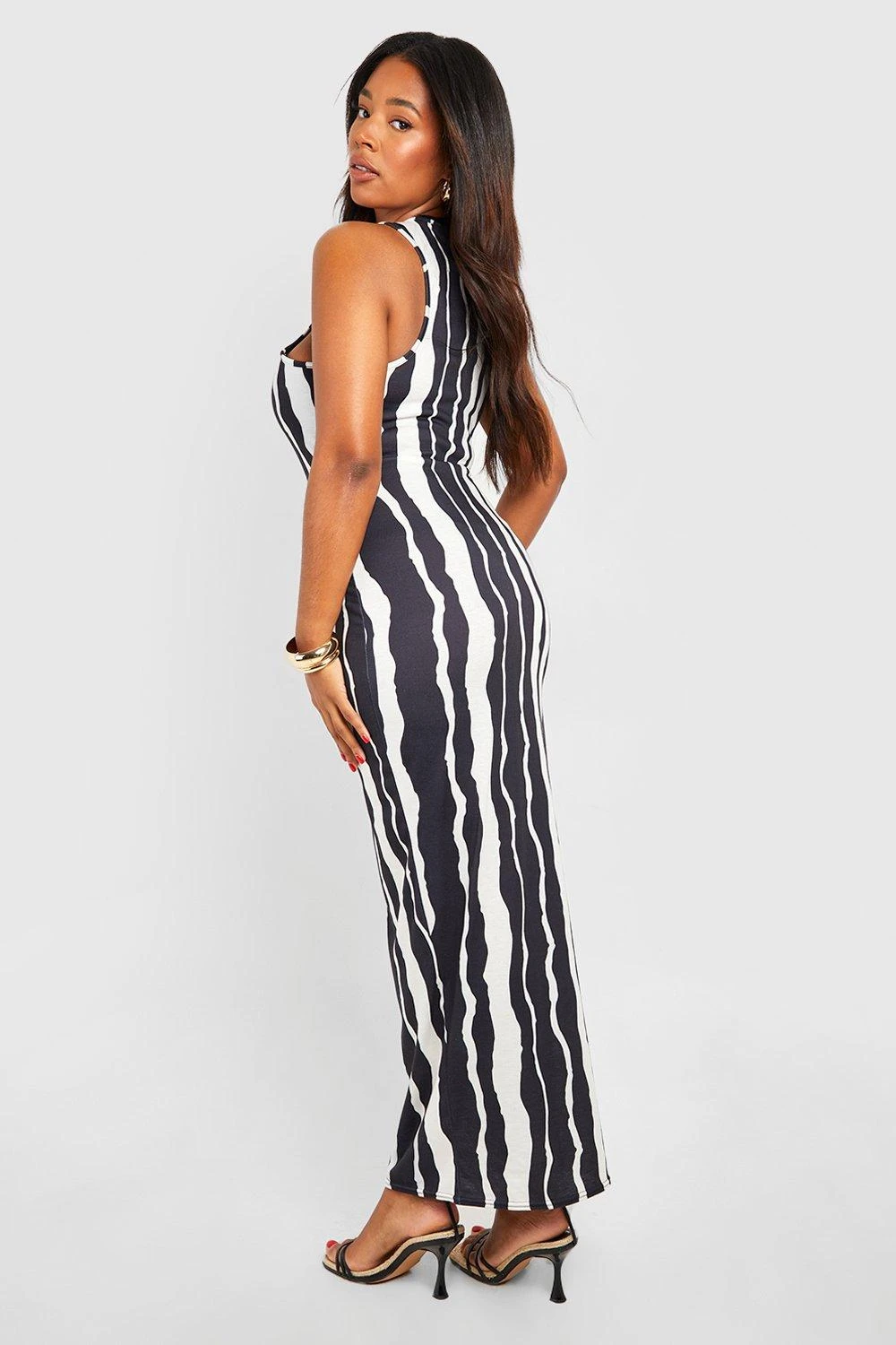 Plus Gestreiftes Racer-Maxikleid Mit Streifen 4 Plus Gestreiftes Racer-Maxikleid Mit Streifen – Bild 2