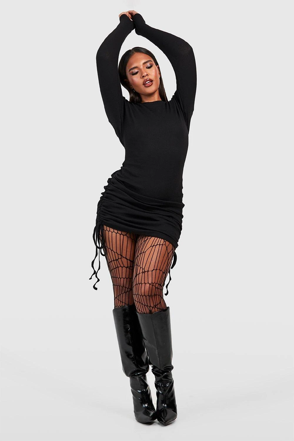 Plus Geripptes Gerafftes Bodycon-Kleid Mit Langen Ärmeln 5 Plus Geripptes Gerafftes Bodycon-Kleid Mit Langen Ärmeln – Bild 3