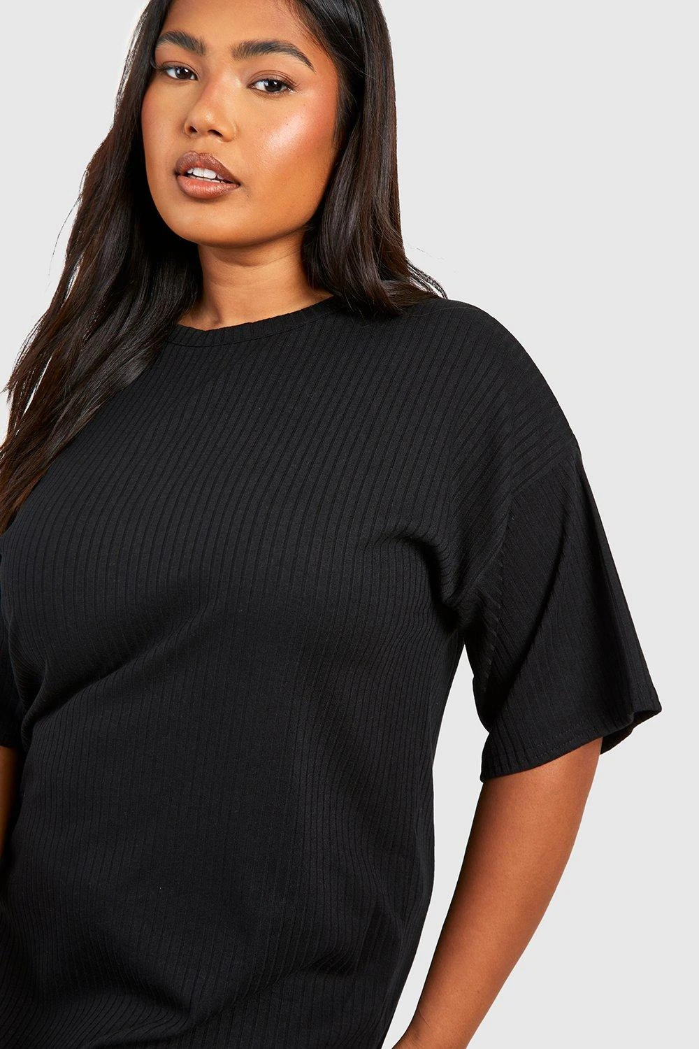 Plus Weich Geripptes, Schlichtes T-Shirt-Kleid In Übergröße 6 Plus Weich Geripptes, Schlichtes T-Shirt-Kleid In Übergröße – Bild 4