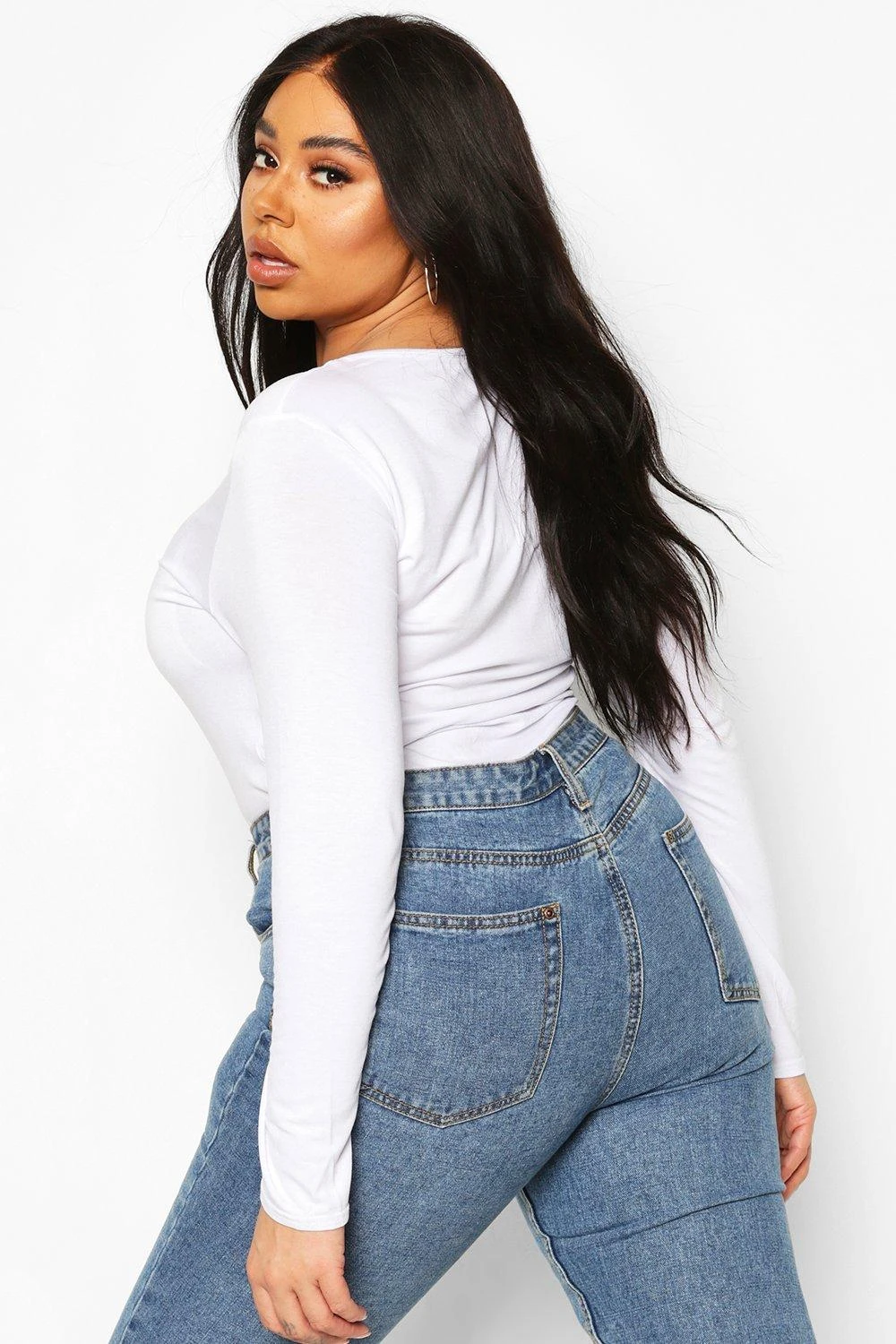 Plus Langärmliger Basic Body Mit V-Ausschnitt 4 Plus Langärmliger Basic Body Mit V-Ausschnitt – Bild 2