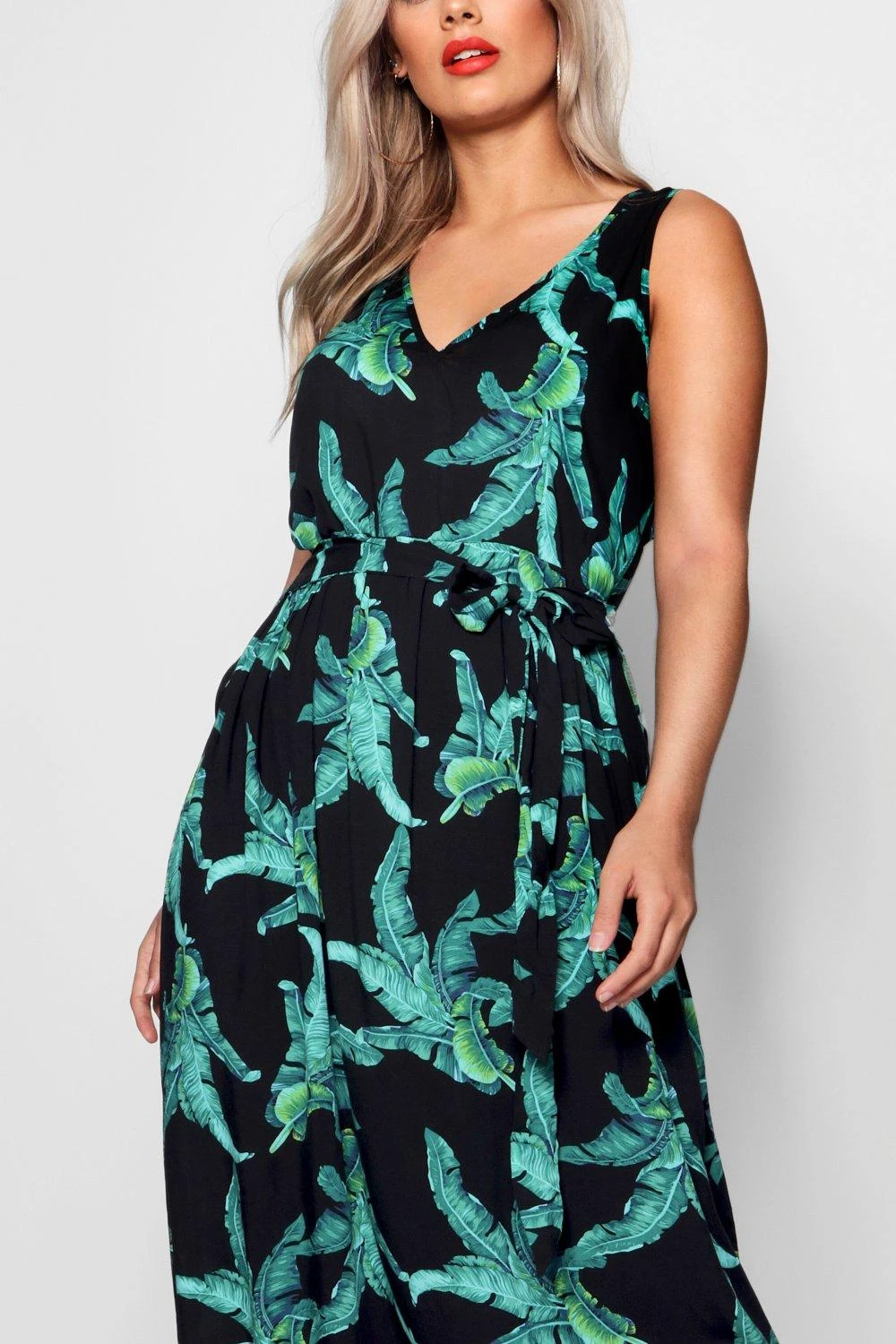 Plus Florales Maxikleid Mit V-Ausschnitt 6 Plus Florales Maxikleid Mit V-Ausschnitt – Bild 4