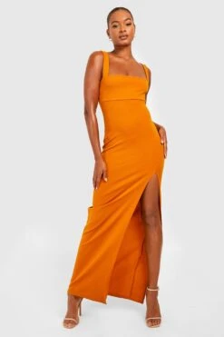 Tall Maxikleid Mit Geradem Ausschnitt Und Schlitz